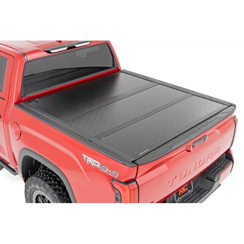 Rough Country HARD LOW PROFILE BED COVER 5.5 FT | CARGO MGMT | TOYOTA TUNDRA (2022)